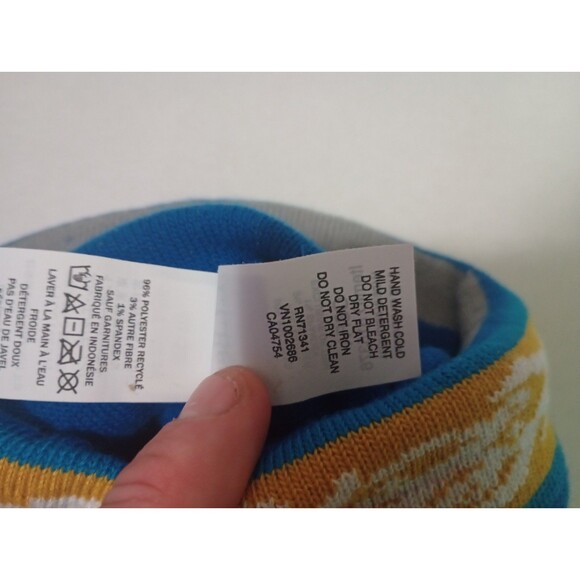 L.L. Bean Peanuts Snoopy Walk on the Wild Side Pom Hat Beanie 2022 - Picture 4 of 6